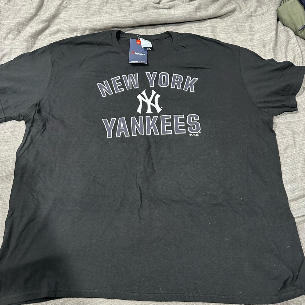 Yankees t shirt